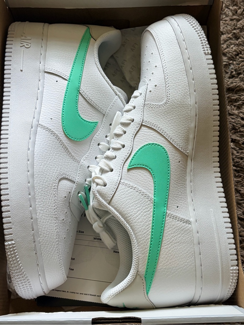 Nike WMNS Air Force 1 '07 White with Light Green Accents